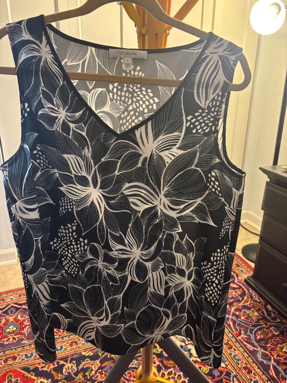 St. John v-neck top